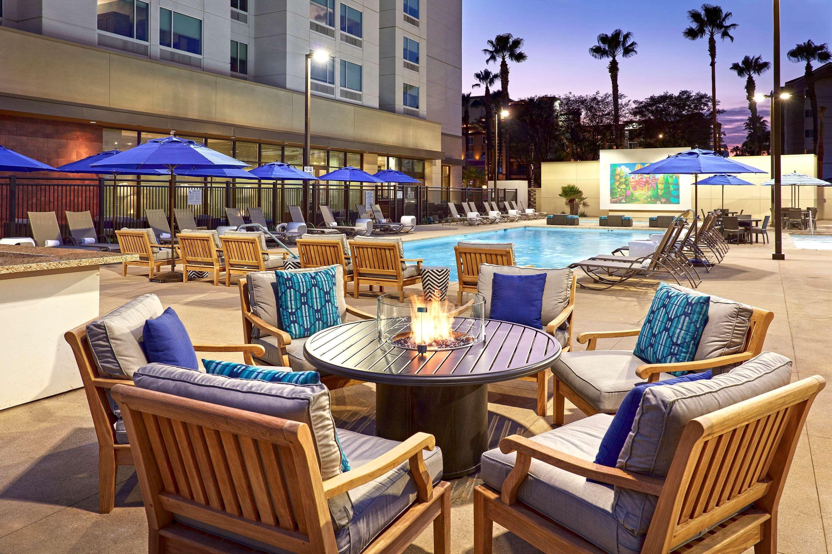 Cambria Hotel & Suites Anaheim Resort Area Zewnętrze zdjęcie