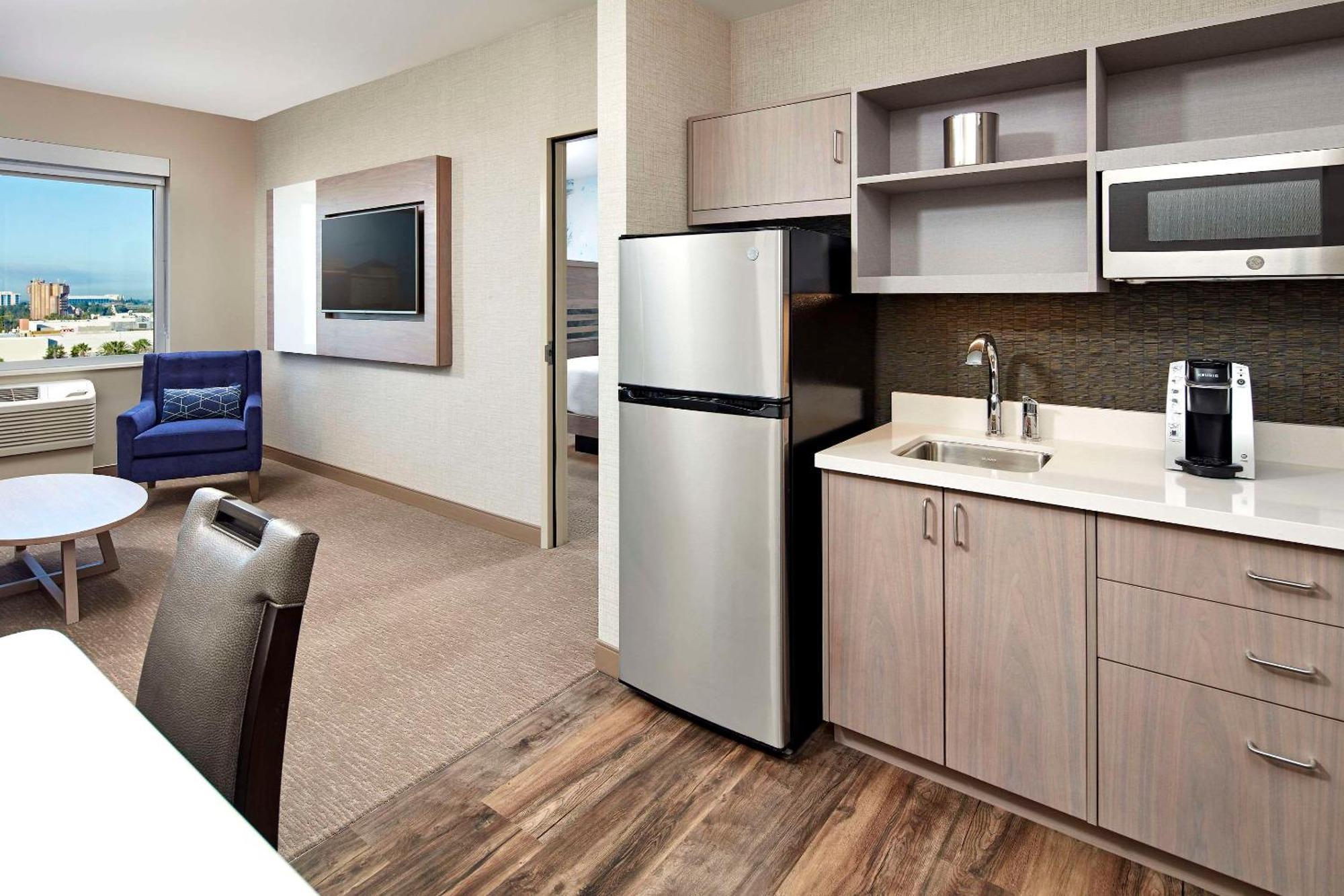 Cambria Hotel & Suites Anaheim Resort Area Zewnętrze zdjęcie