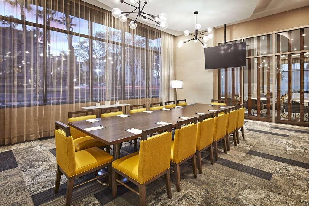 Cambria Hotel & Suites Anaheim Resort Area Udogodnienia zdjęcie